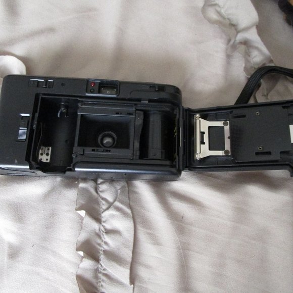 Vivitar 35mm film camera - Picture 5 of 8